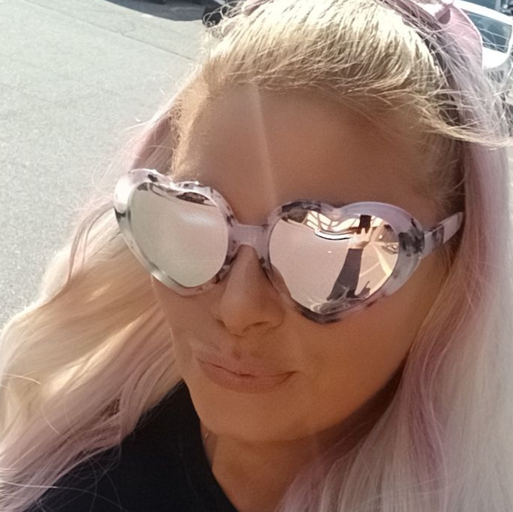 Pink  heart 💕  sunglasses